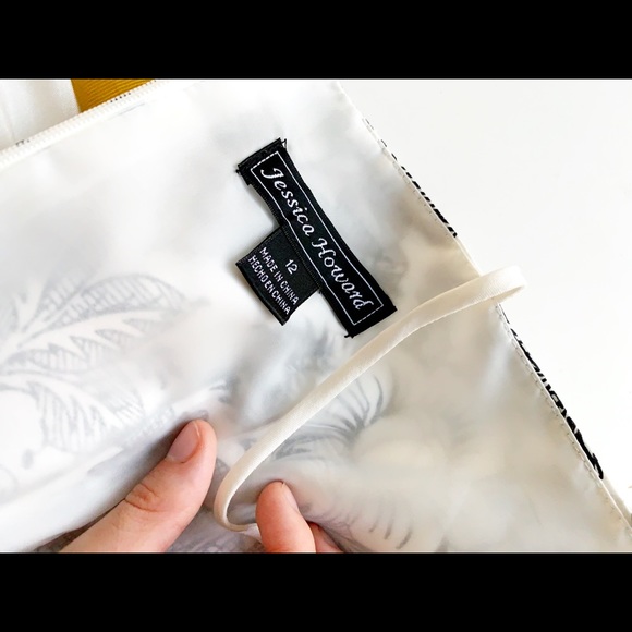 SOLD Jessica Howard white and black dress with gold hem - Picture 4 of 7